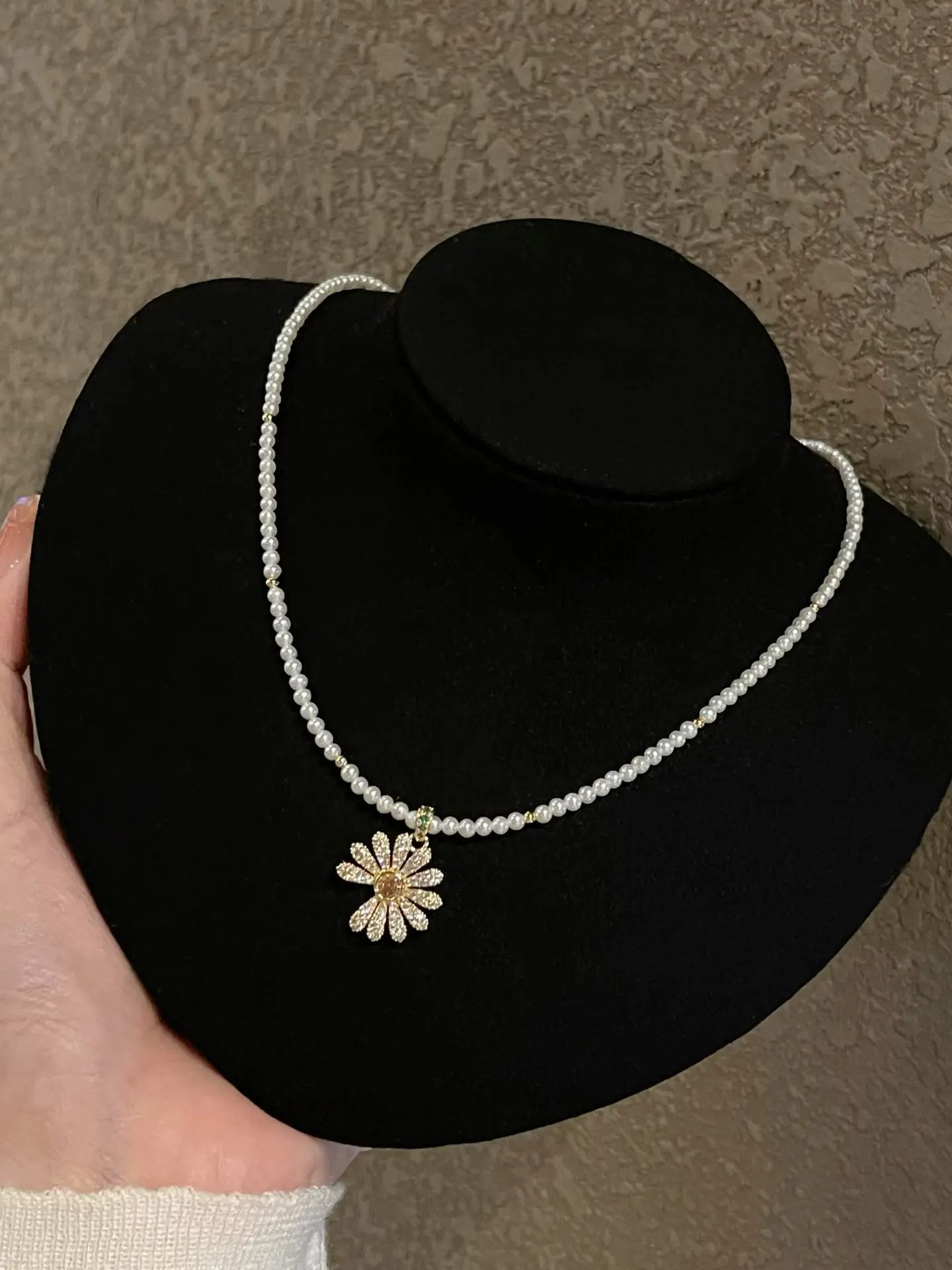 collier-de-perles-naturelles-pour-femme-chaine-de-clavicule-daisy-style-simple-et-luxueux-sensation-haut-de-gamme-source-zhushi-simple-rangee-perles-d'eau-douce