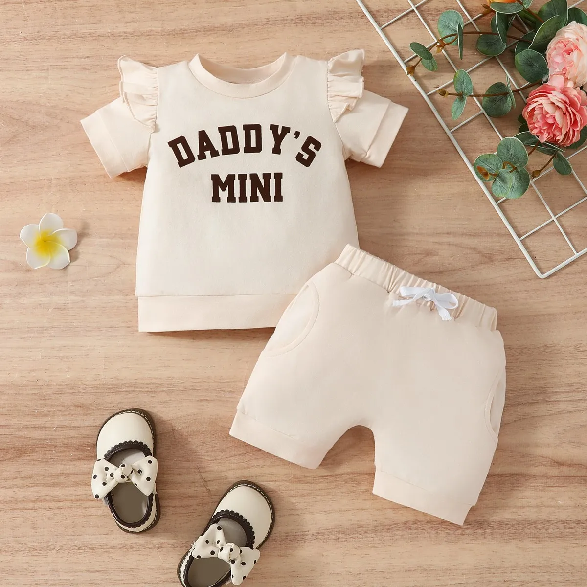 

Infant Toddler Summer Daily Casual DADDY'S MINI Print Fly Sleeve T-shirt Top + Solid Color with Pockets Shorts Two-piece Set