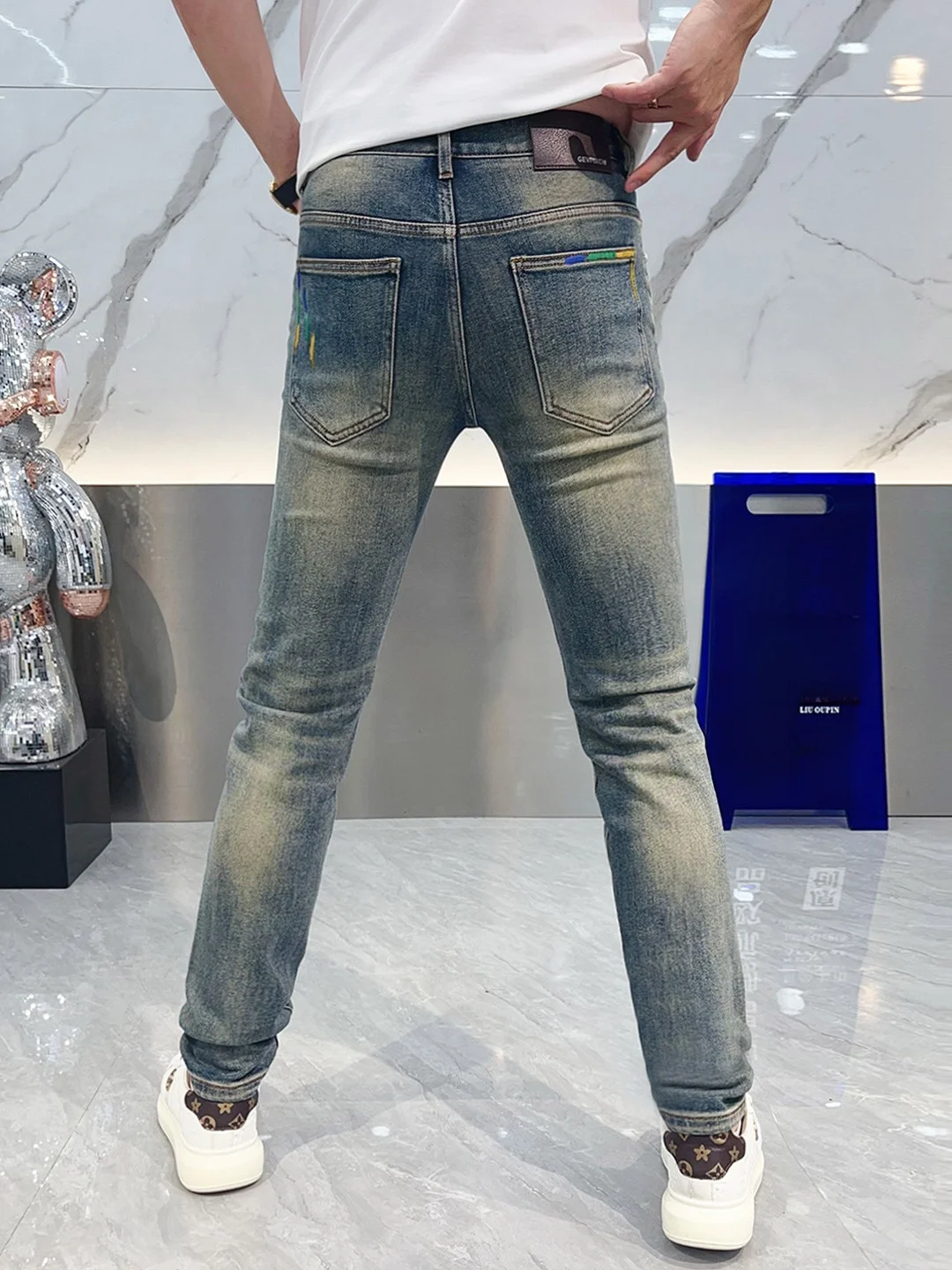 

Мужские джинсы Slim Fit из денима, модные, с эффектом потертости, в корейском стиле, эластичные, длиной до щиколотки, повседневные брюки, осенняя новинка