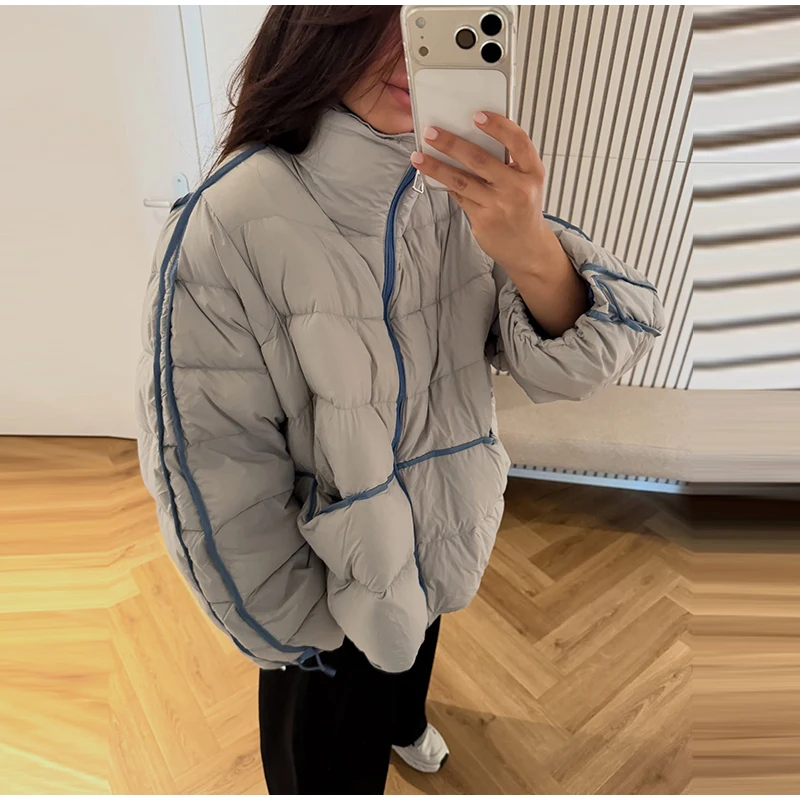Modische Damen Creme Glänzende Pufferjacke 2026 Winter Abnehmbare Kapuze Reißverschluss Taillengürtel Gesteppte Flauschige Gemütliche Winterjacke – Detail 3