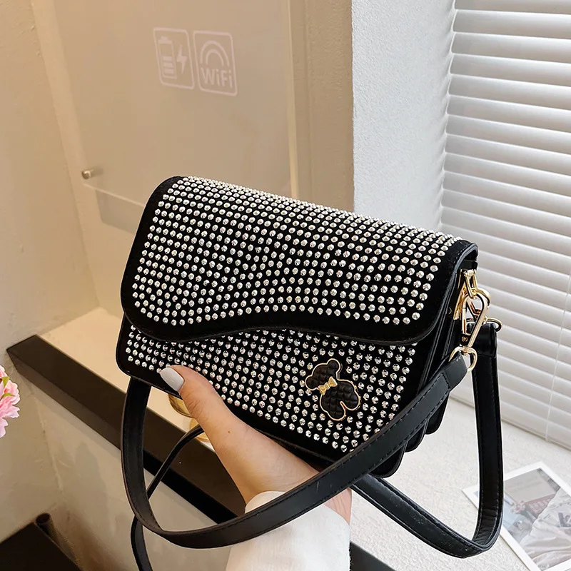 Solid Color Rivet Design Chain Shoulder Bag Fashion Square Messenger Bag Flip Bag 2024 New High Quality Pu Leather Woman\'s Bag