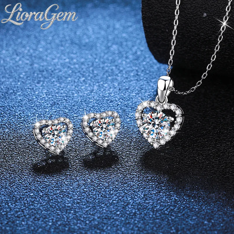 

LioraGem Classic Heart-shaped Stud Earrings and Pendant Set, Moissanite Necklace Valentine's Day Gift Platinum PT950 Stamp