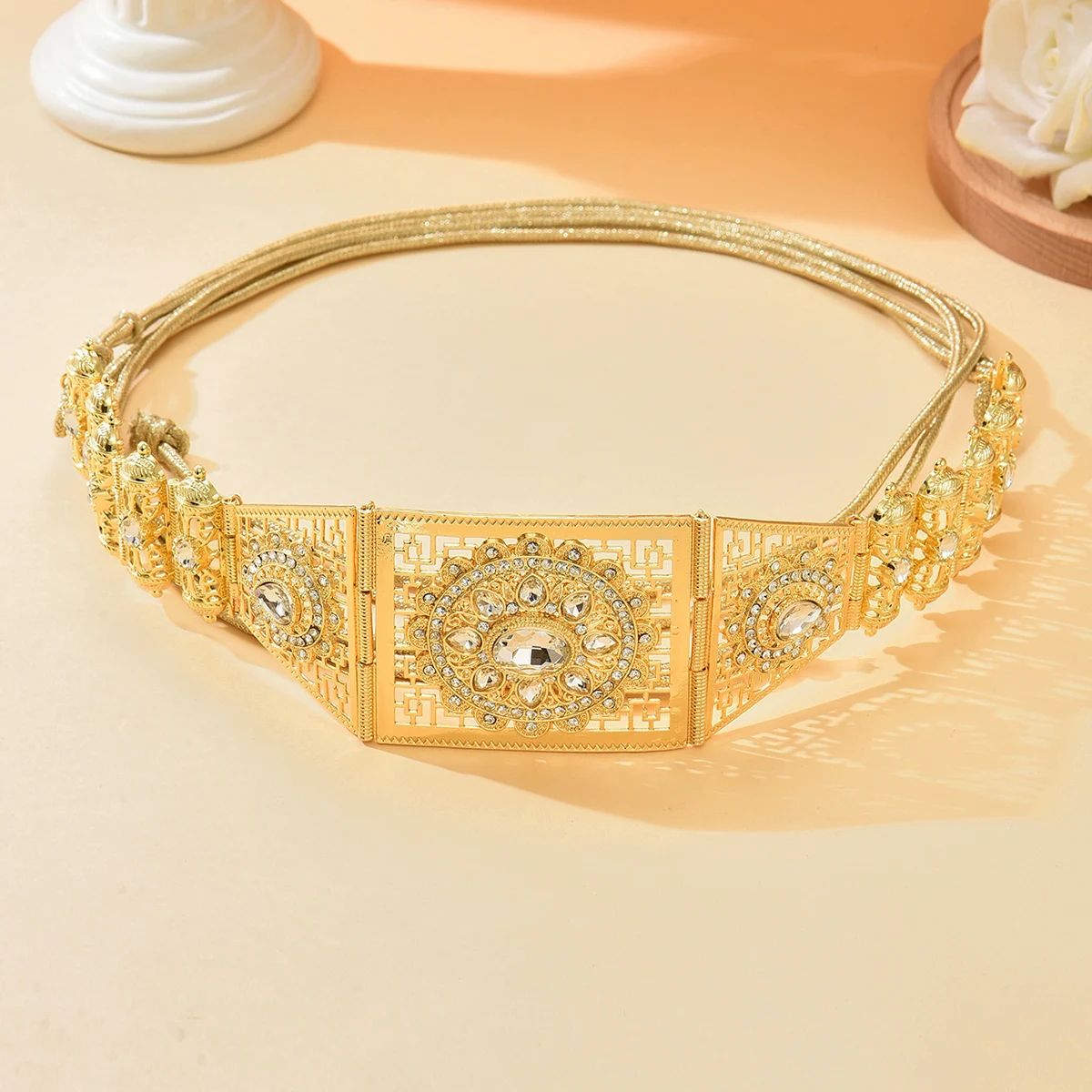 

Elegant Bridal Wedding Waistband, New Middle Eastern Niche Square Hollow Carved Water Drop Inlaid Rope Adjustable Belt