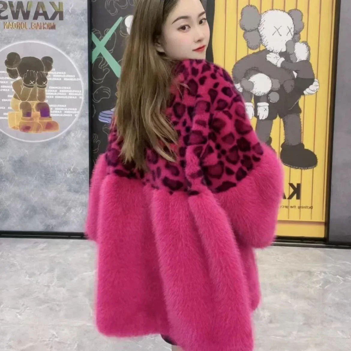 2023 Autumn Winter New Plush Fur Coat Female Temperament V-neck Mid-Length Leopard Print Imitated Mink Wool Coats Cute Doll Type