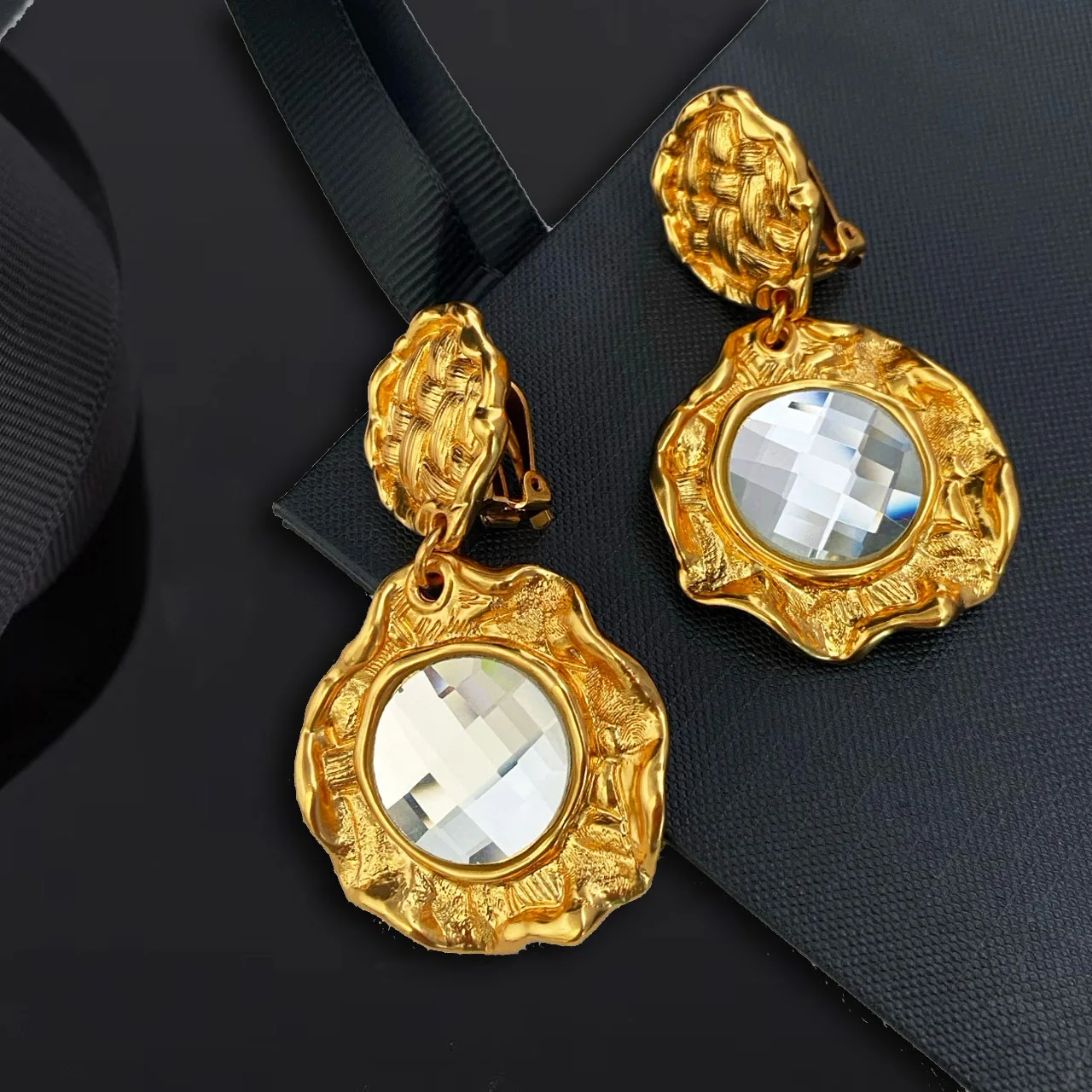 New Jewelry & Accessories Retro Style Concave Convex Relief Circular Crystal Ear Clip Earrings For Women's Parties & Gifts