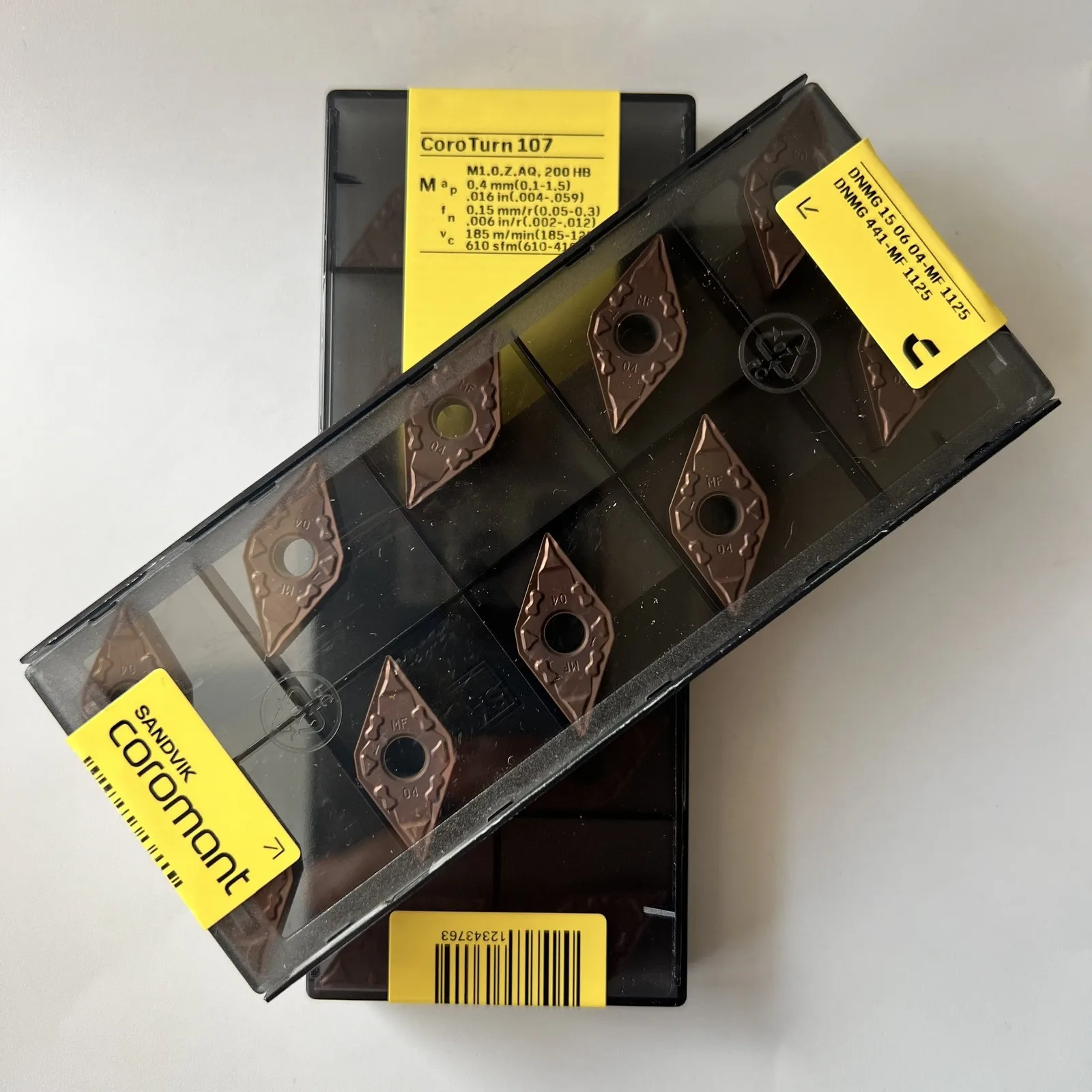 

SANDVIK / DNMG150604-MF 1125 / Swedish hard alloy blade 10 Pcs