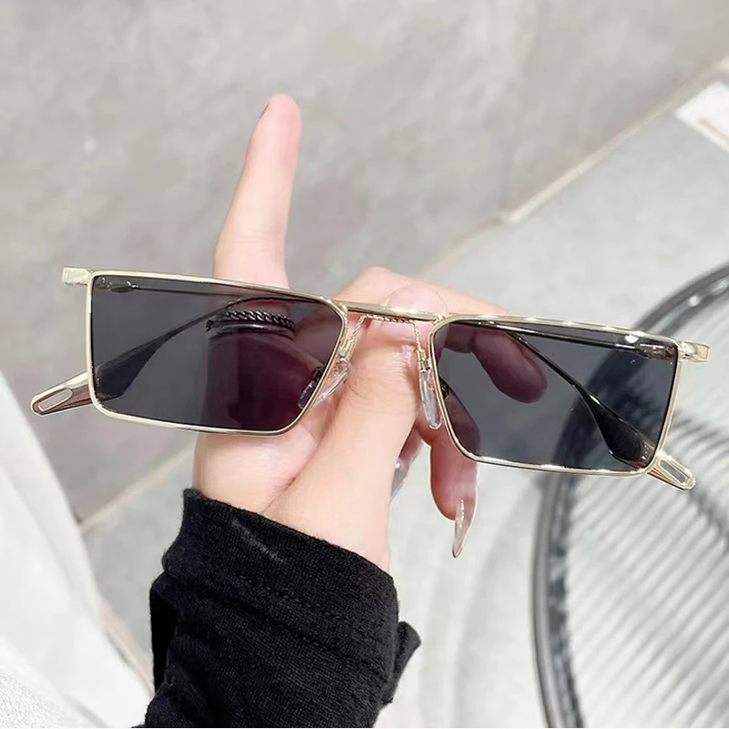 

Retro Rectangle Metal Frame Sunglasses Women Men Classic Vintage Small Frame Square Sun Glasses UV400 Oculos De Sol