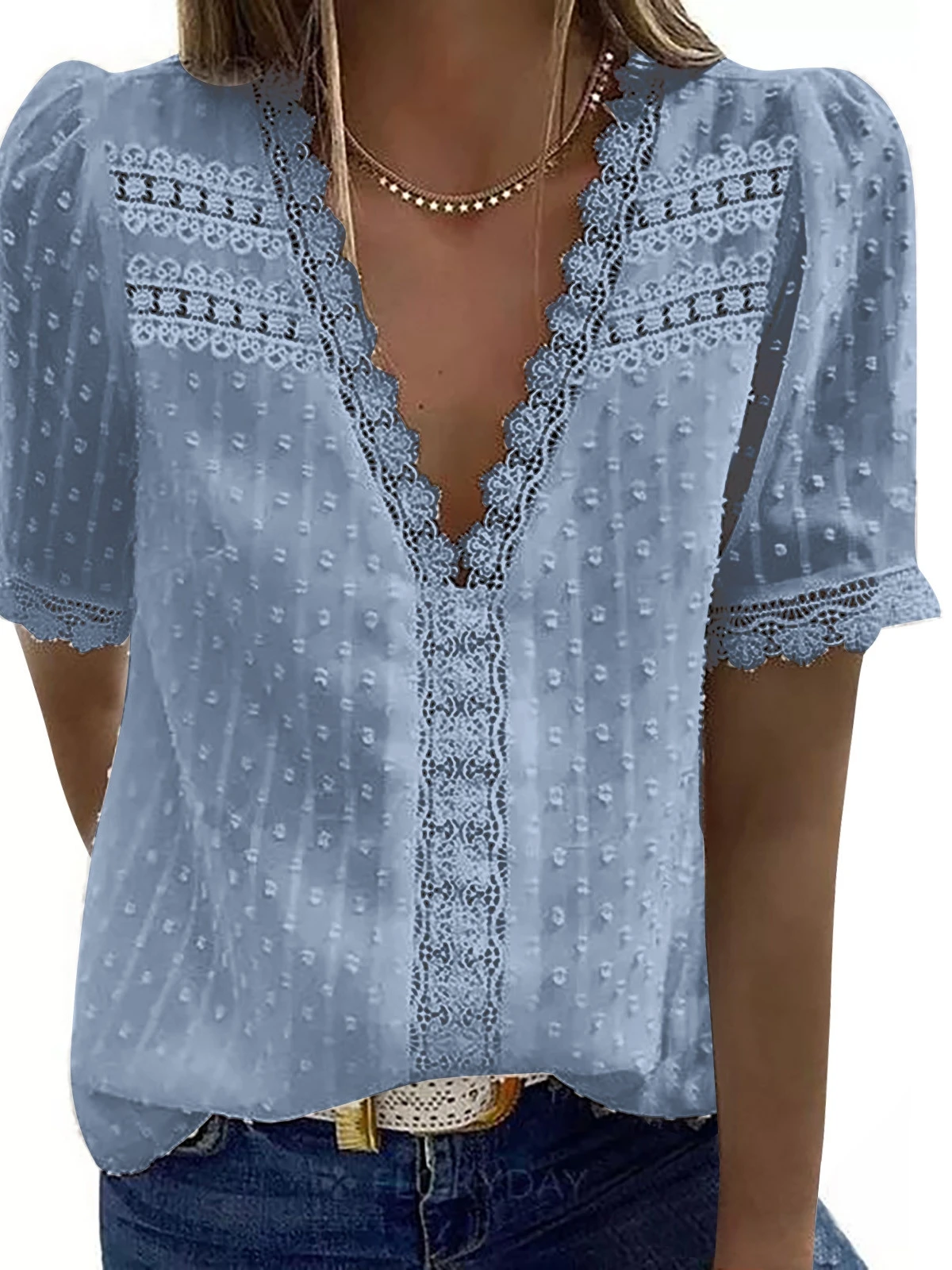 

Женская однотонная футболка с V-образным вырезом и жаккардовым узором, укороченная, в уличном стиле, летняя, свободного кроя, стандартной длины, из других материалов, 00% [материал].