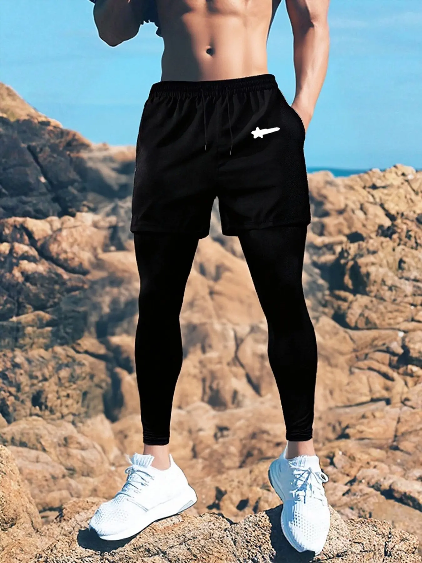 

Спортивные леггинсы с узором в виде метеоров, двухслойной конструкцией, стильным дизайном и изготовленные из комфортных материалов.