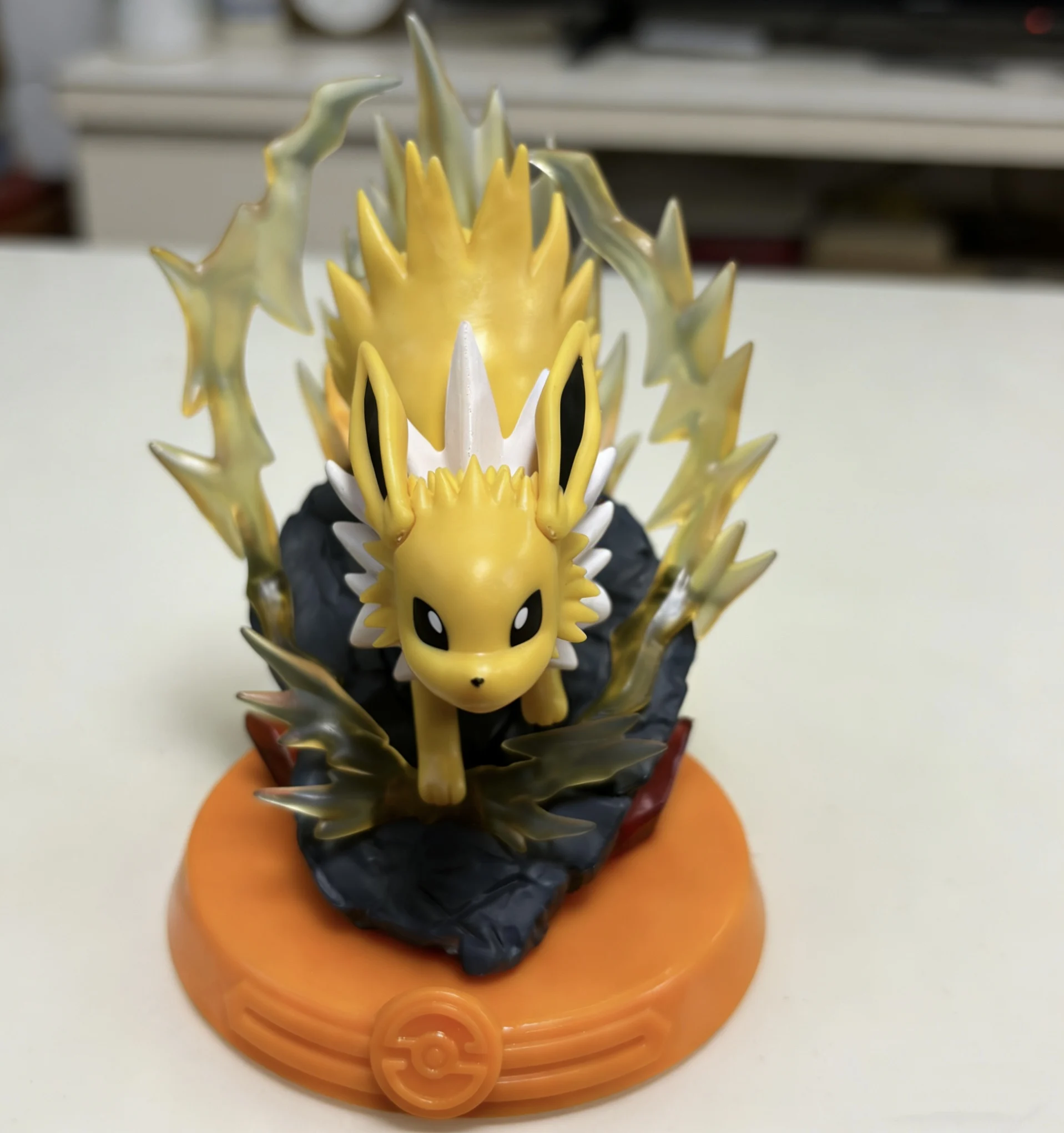 

Pokémon Jolteon Eevee Adventure Eevee Doll Figure Model Ornament Toy