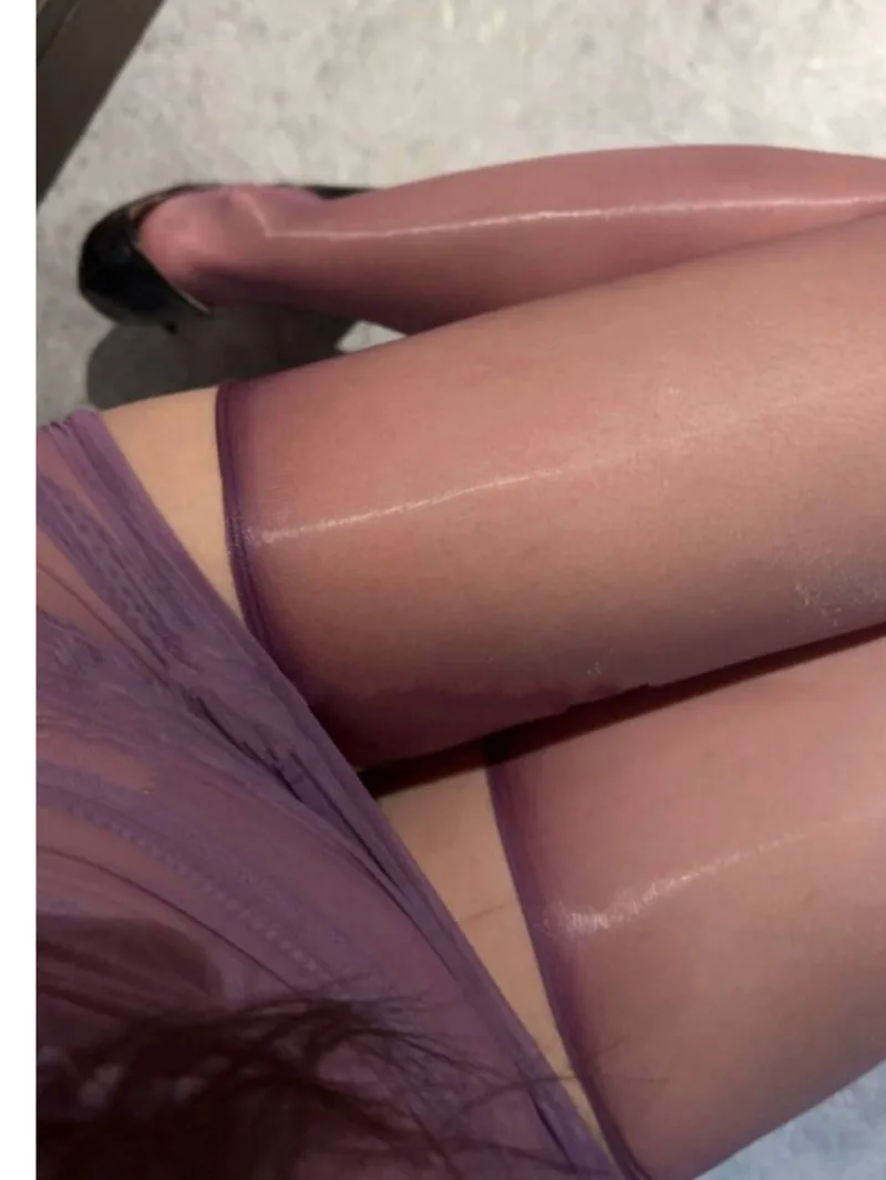 رقيقة جوارب طويلة إلى الركب الأرجواني لامعة شفافة وبسيطة مثير جوارب للنساء جوارب طويلة مثير الصيف K6OC
