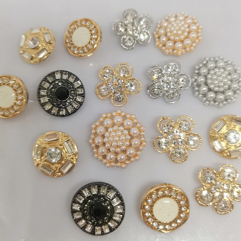 18/20/23MM moda luksusowe Rhinestone ozdobna z kwiatem przyciski hurtownia odzieży metalowy przycisk dla kobiet płaszcz szycia pojęcia DIY