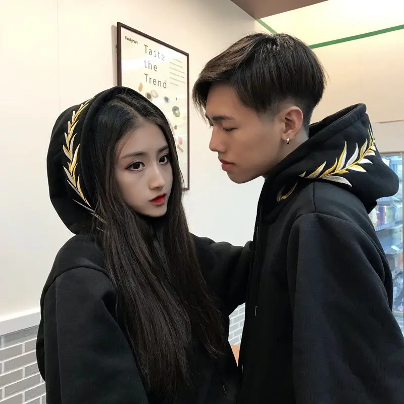 Neuer bedruckter Pullover im koreanischen Stil plus samtverdicktes Kapuzenpullover für Damen im Herbst und Winter