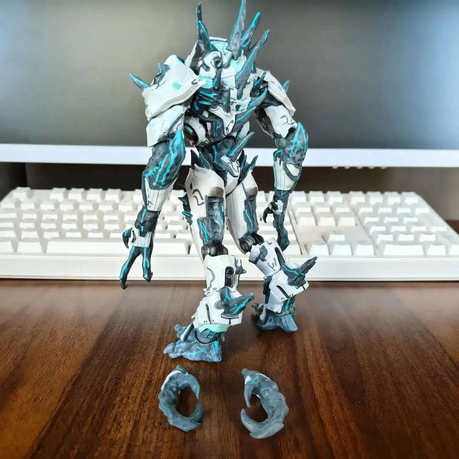 Anime Pacific Rim KAIJU DRONE Figure Drone Jaeger Action figure