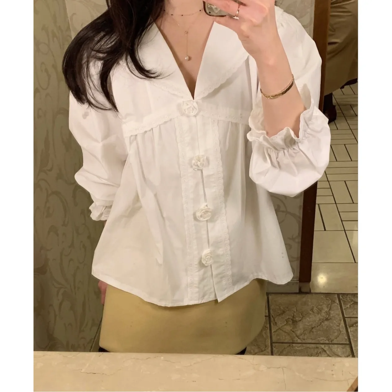 

Шикарная женская рубашка в корейском стиле для ранней весны: модный универсальный дизайн, воротник-стойка, цветочный принт, дышащая ткань.