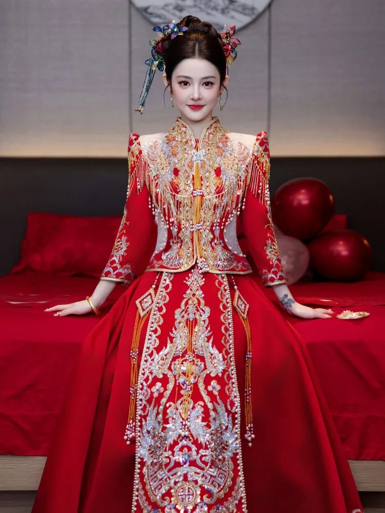 

New Chinese-style wedding dress for brides and