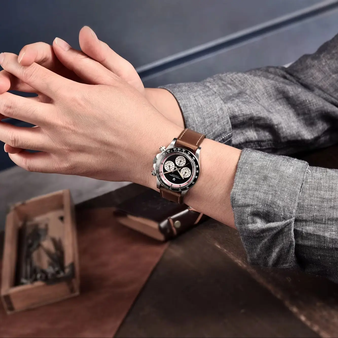 PAGANI DESIGN Vintage Racing Men Quartz Watch Panda Dial Leather Luminous Waterproof Tachymeter Dress Chronograph For Gentlemen view 5