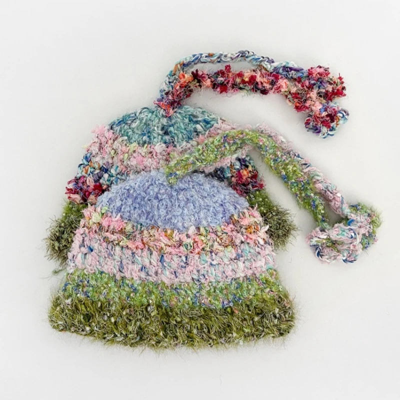 Japanische, gemischte, farbenfrohe Plüsch-Strickmütze für Damen, Winter, handgefertigt, gehäkelt, warm, mit Ohrenschutz, bunte, lange Zopfmütze. – Detail 6