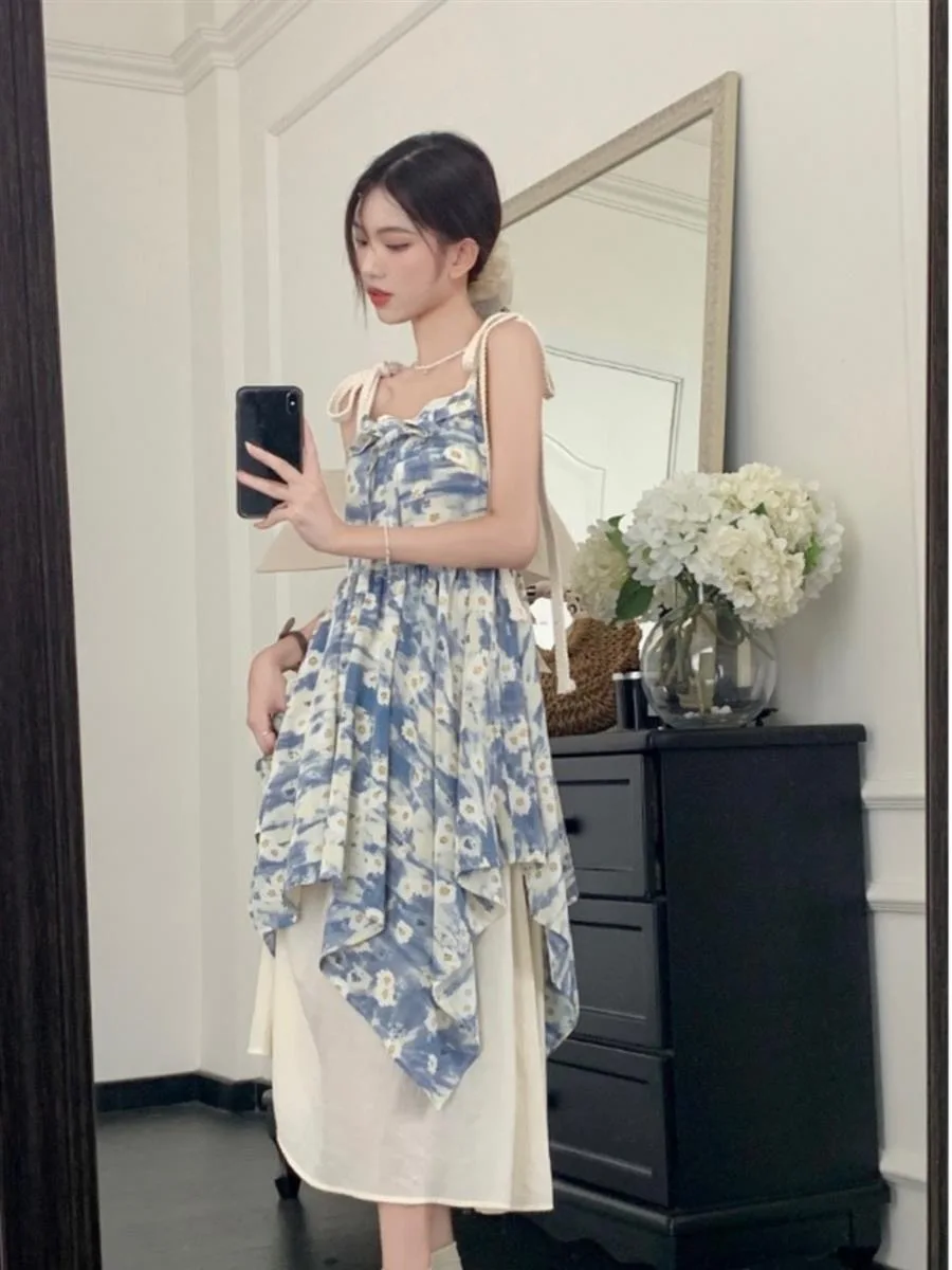 

Sweet Forest style floral camisole dress for women's summer new slimming vacation style patchwork fake two-piece dress