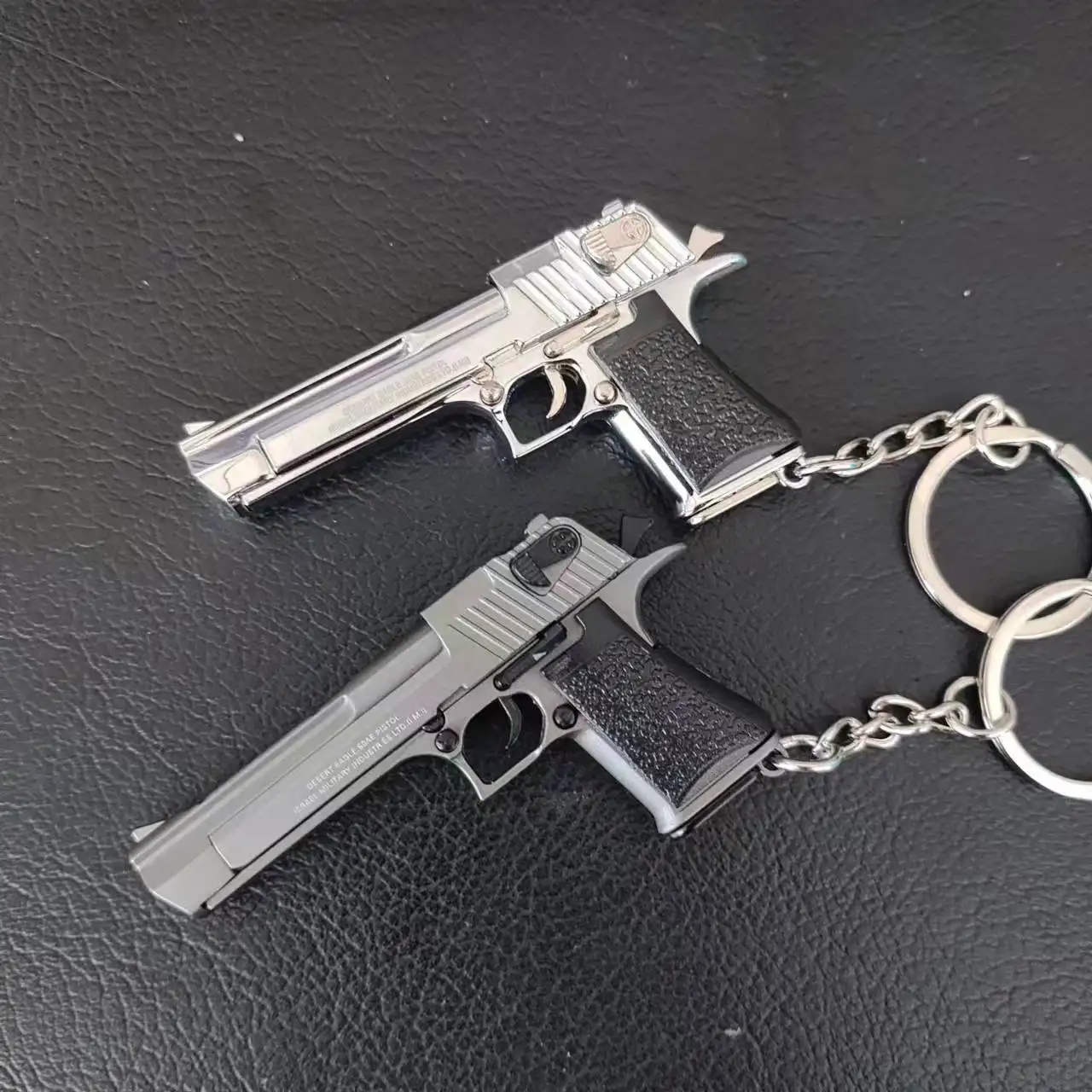 1:4 odpinany zestaw nowy stop Desert Eagle pistolet brelok do kluczy w kształcie pierścienia sztuczna broń pistolet-zabawka ramię akcesoria do toreb