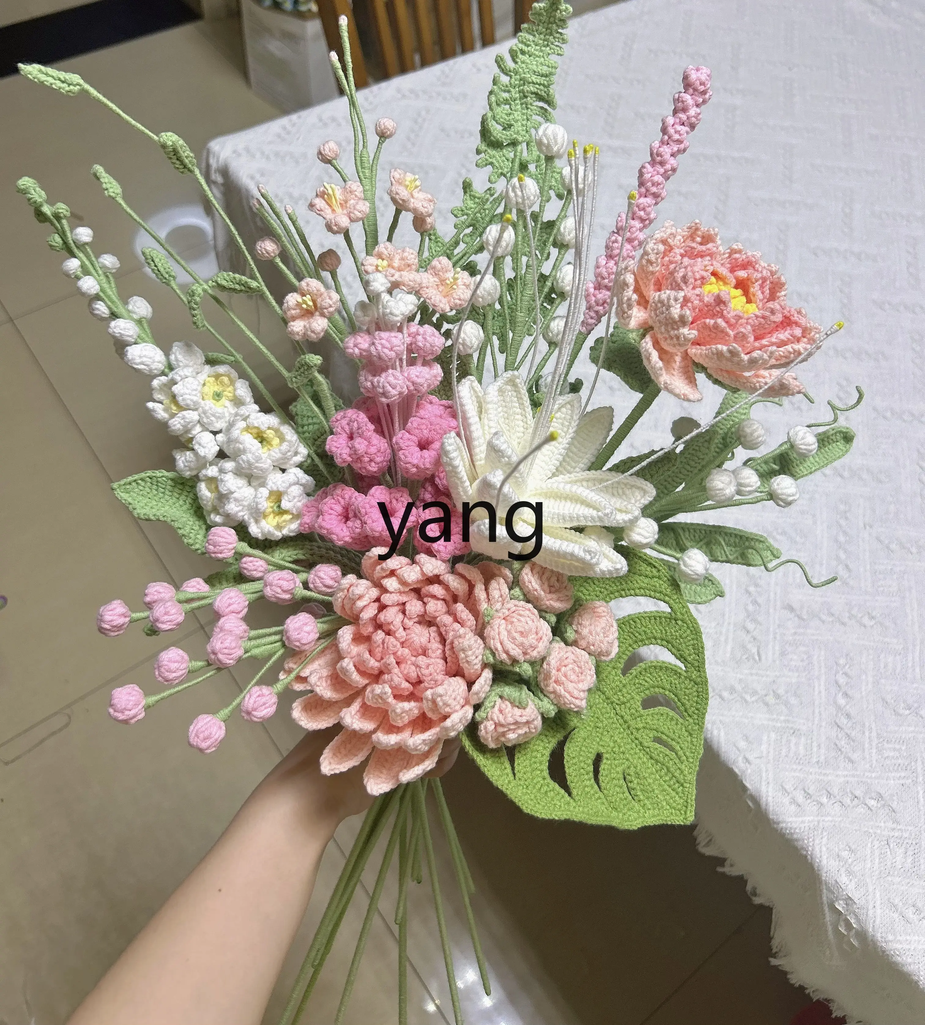 

LMMFlower Arrangement Vase Knitted Yarn Flower Creative Holiday Atmosphere Gift Dahlia Mix