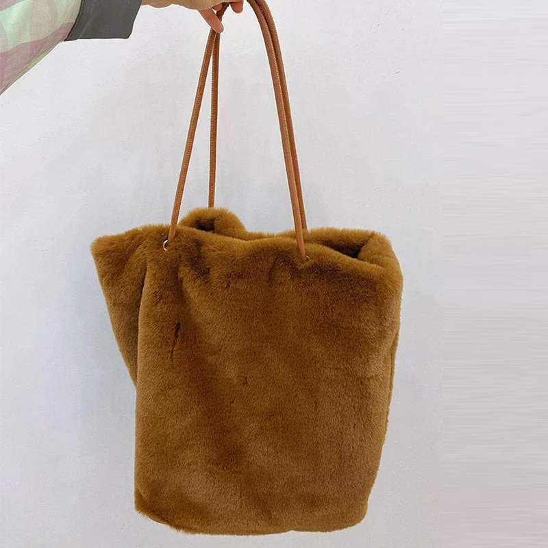 Faux FurTote Bags For Women Luxury Designer Handbags And Purses 2023 New In Korea Casual Large Capacity Plush Underarm Shoulder