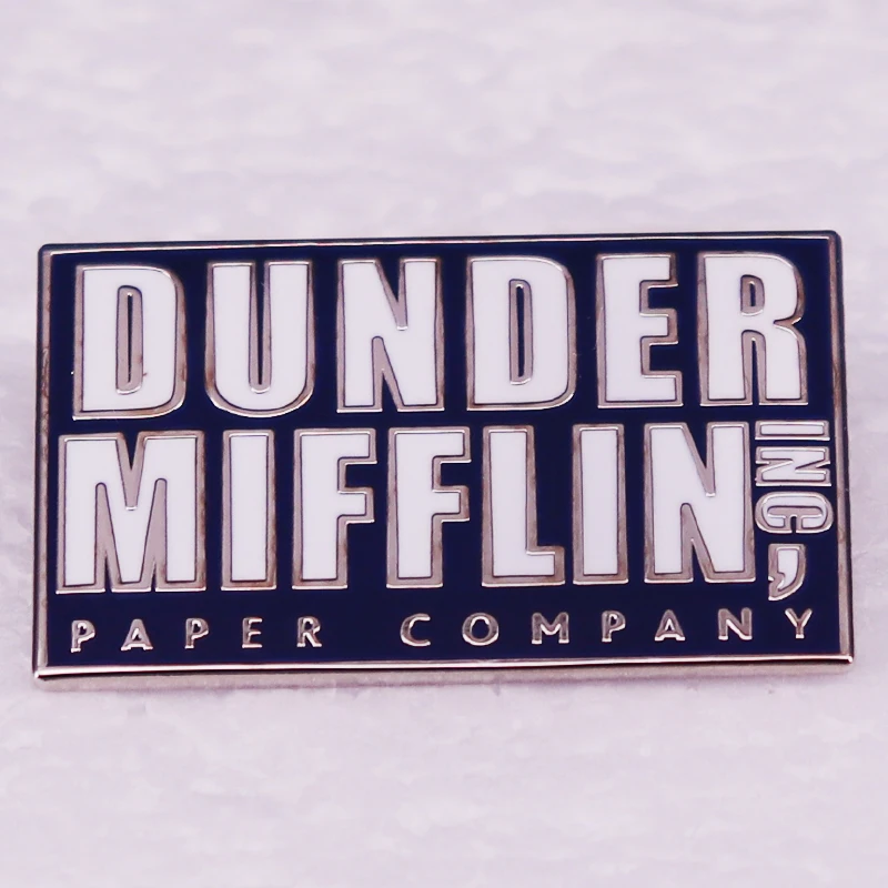 Dunder Mifflin-Pin esmaltado de avión de papel, alfileres esmaltados divertidos de oficina, alfileres de Anime, alfileres para mochila, alfileres estéticos, alfileres de solapa