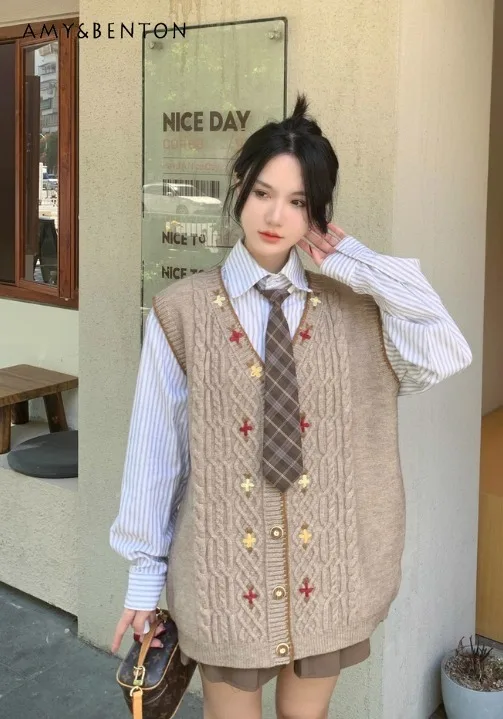 

2025 Autumn Winter New American Retro College Style Women's Embroidered Knitted Vest V-neck Sleeveless Khaki Cardigan
