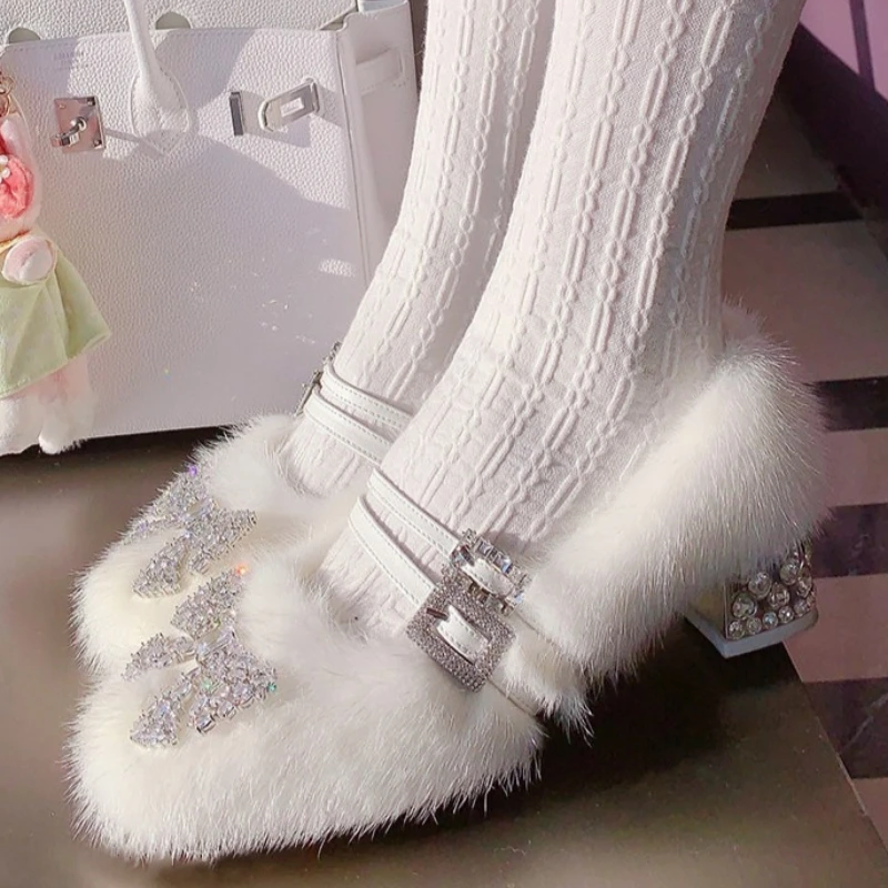 

Туфли Мэри Джейн на массивном каблуке с декором из страз и металлическим бантом, женские зимние пушистые туфли на высоком каблуке с пряжкой, удобные мягкие туфли в стиле Лолита