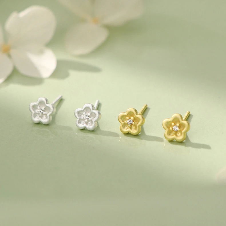 أقراط صغيرة على شكل زهرة من الفضة الإسترليني عيار 925 حقيقية للنساء الساحرة مجوهرات راقية لطيفة وإكسسوارات نباتية هندسية