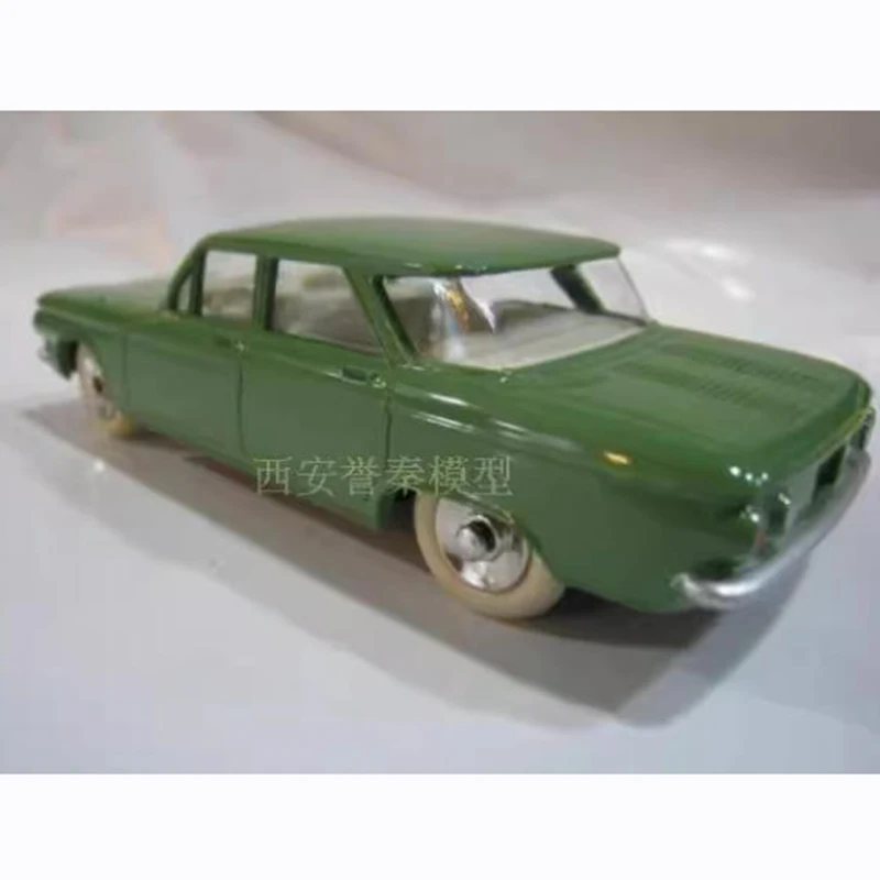DINKY TOYS 1/43 CORVAIR Simulation Alloy Car Model Classics Adult Souvenir Gift Static Display