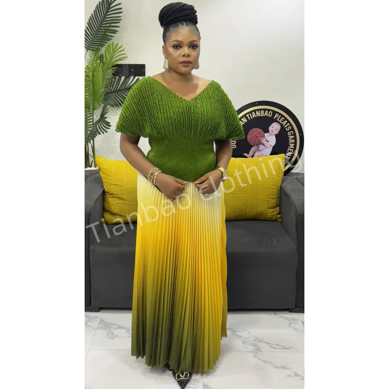 

Solid-coloured Short-sleeved Top High-waisted Pleated Half-body Skirt Two-piece Miyake 2025 Summer Fashion Casual Women's Suit