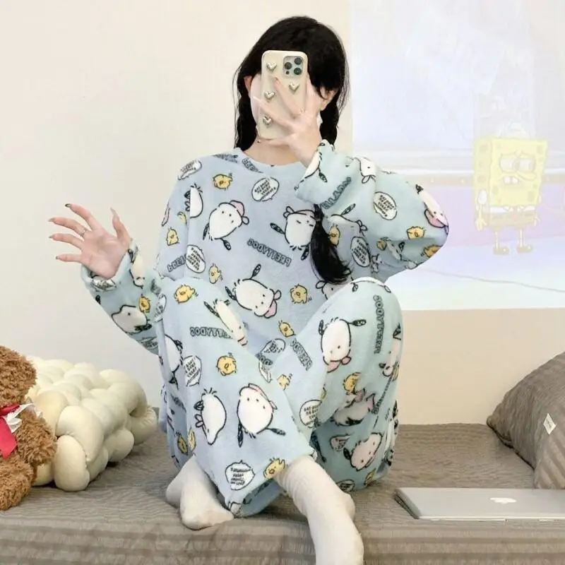 

Sanrio Hello Kitty Winter Pajamas Set Thick Coral Fleece Lined Women Students Homewear Outdoor Wearable Ins Style Cute Cozy