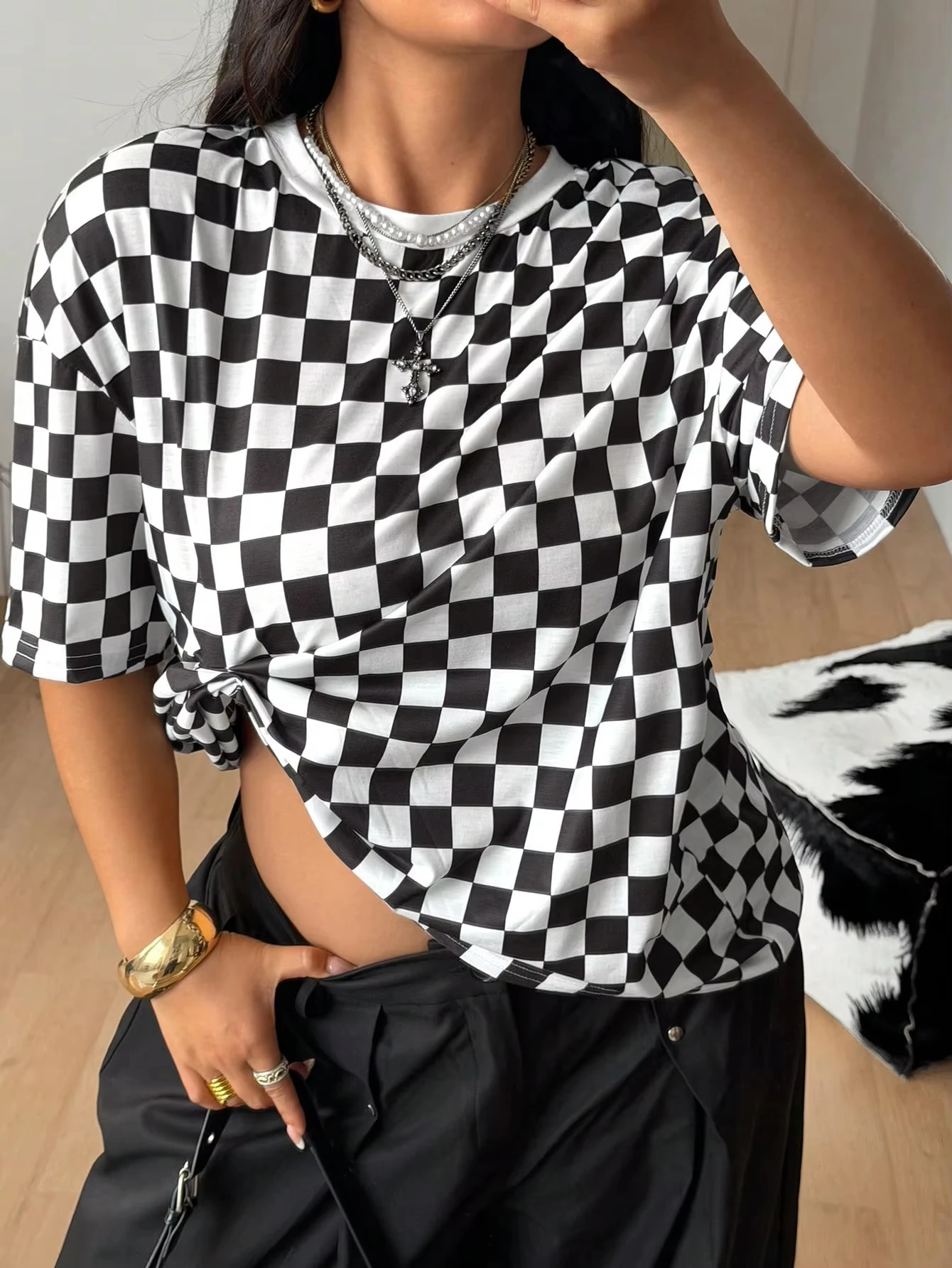Cool Guys & Cool Girls Fashion Casual Minimalist Checkered Print Short Sleeve Round Neck T-Shirt Summer Suitable for Out Going