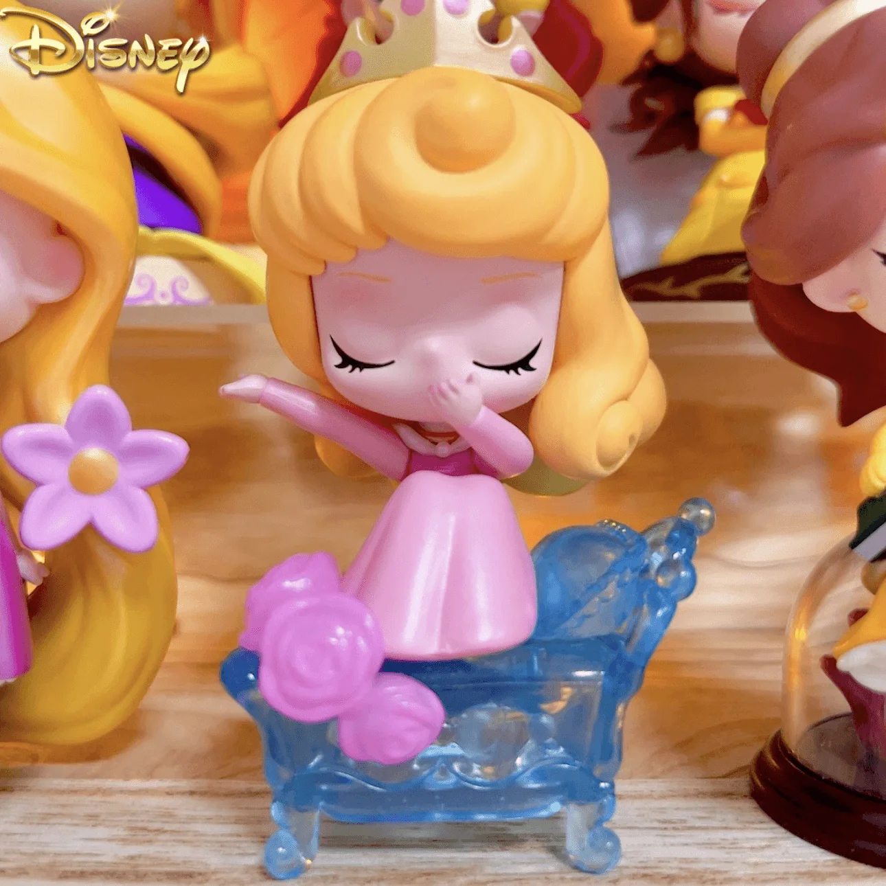 

Genuine Disney Series Fairy Tale Town Trend Toys Ornament Girl Birthday Christmas Gift Collection Figure Model Toys Festival