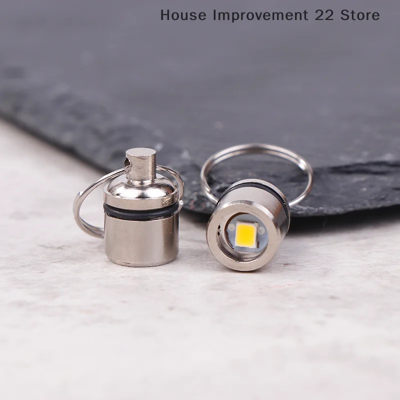 2Pcs Mini LED Light Key Chain Luminated Keyring Pendant Colorful Mini Electronic Light Keyring Flashlight Lamp Keychain