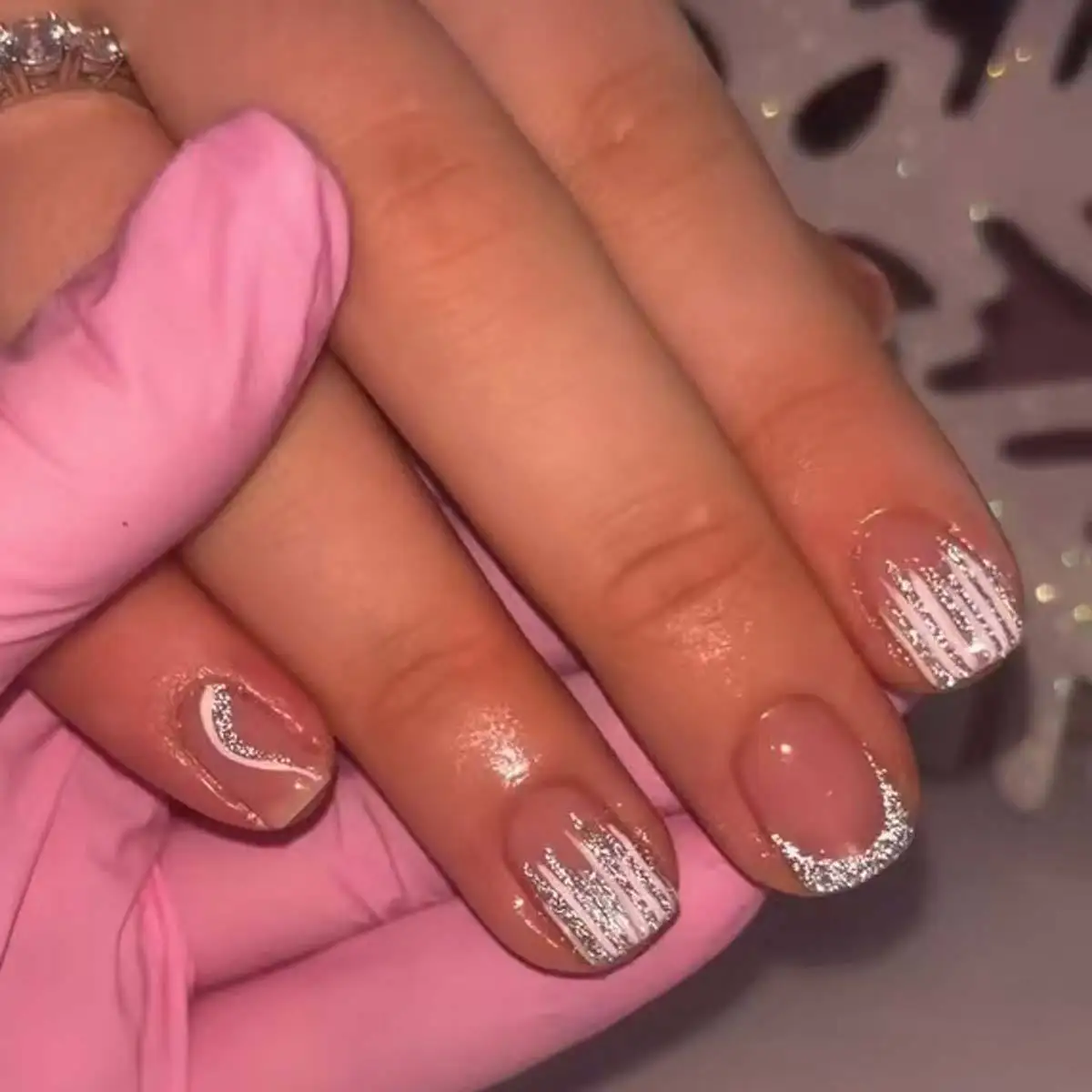 24 Uds cabeza cuadrada corta cobertura completa uñas postizas con polvo brillante prensa francesa en uñas arte línea blanca puntas de uñas postizas desmontables