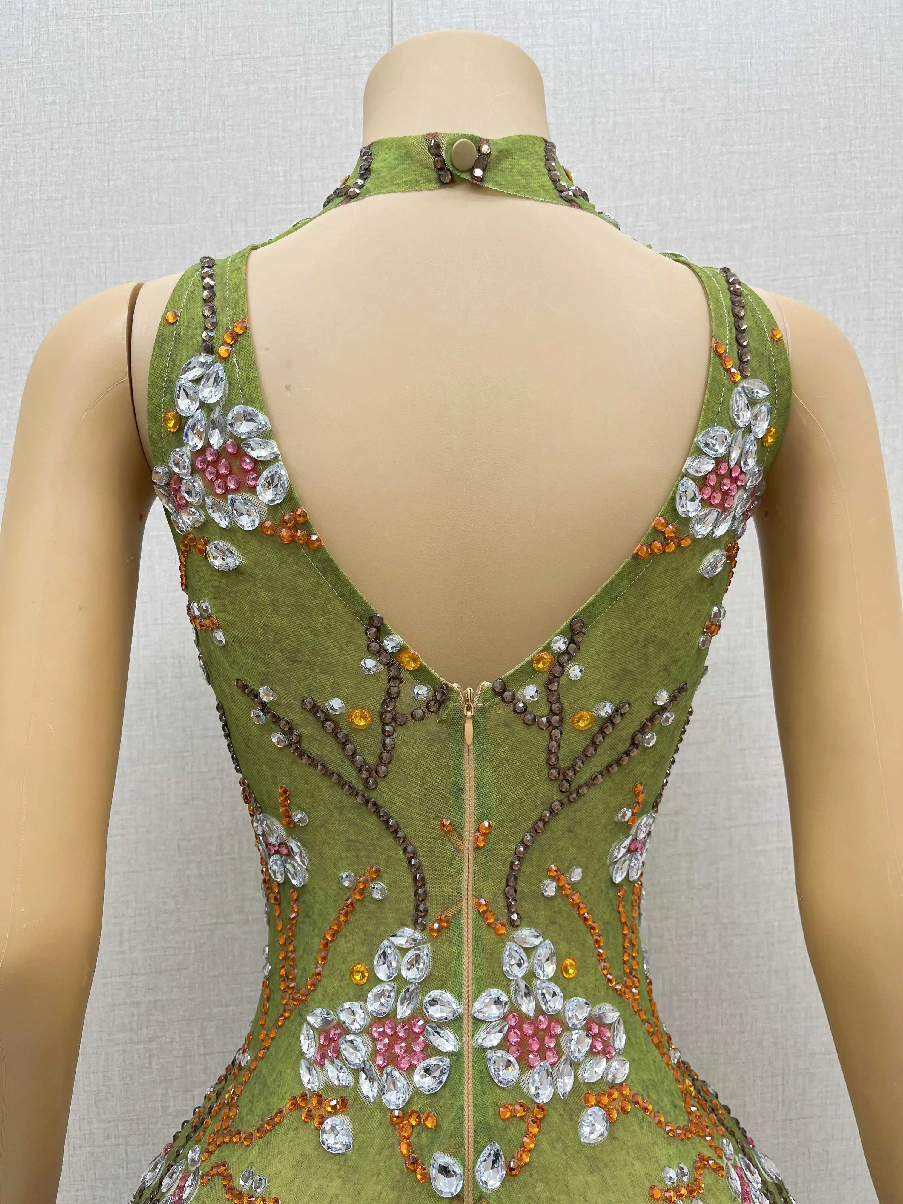 Błyszczące kolorowe raśni jasnozielona sukienka wieczorowa urodziny bez rękawów uroczystość rozciągliwy kostium seksowny strój chunhuaqiuzhi