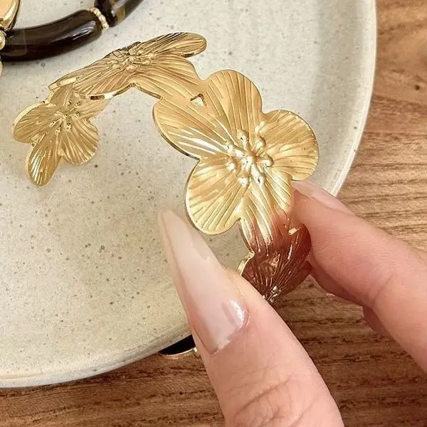 Trendy Personality Wide Flower Bracelet Opening Bangles Simple Geometric Adjustable Metal Hand Arm Jewelry Wholesale Party Gift