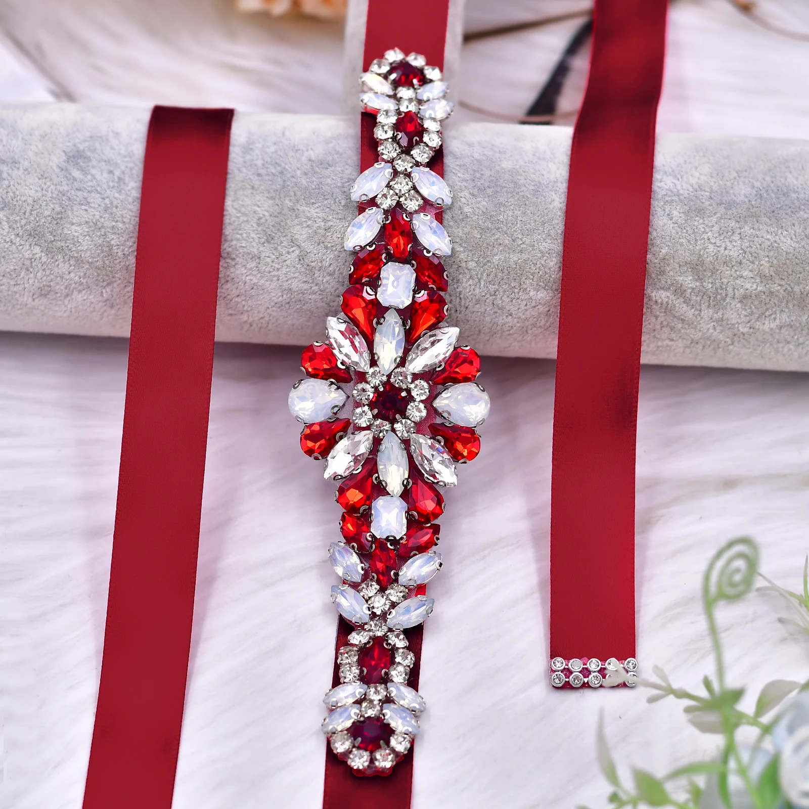 Ceinture de mariage élégante avec pierres précieuses rouges pour femme, robe décorative, environnement, styles de créateurs, idéal pour les robes de soirée, nouveau, S424