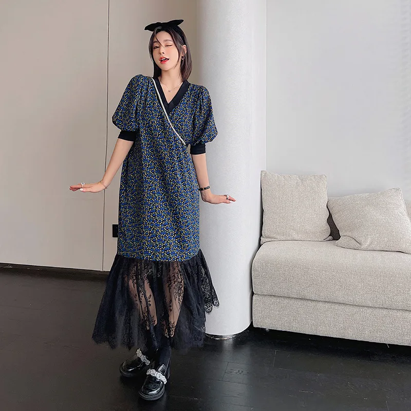 Abito lungo estivo Abito da donna a maniche corte con scollo a V in stile francese Abito t-shirt taglie forti con orlo in pizzo patchwork floreale blu