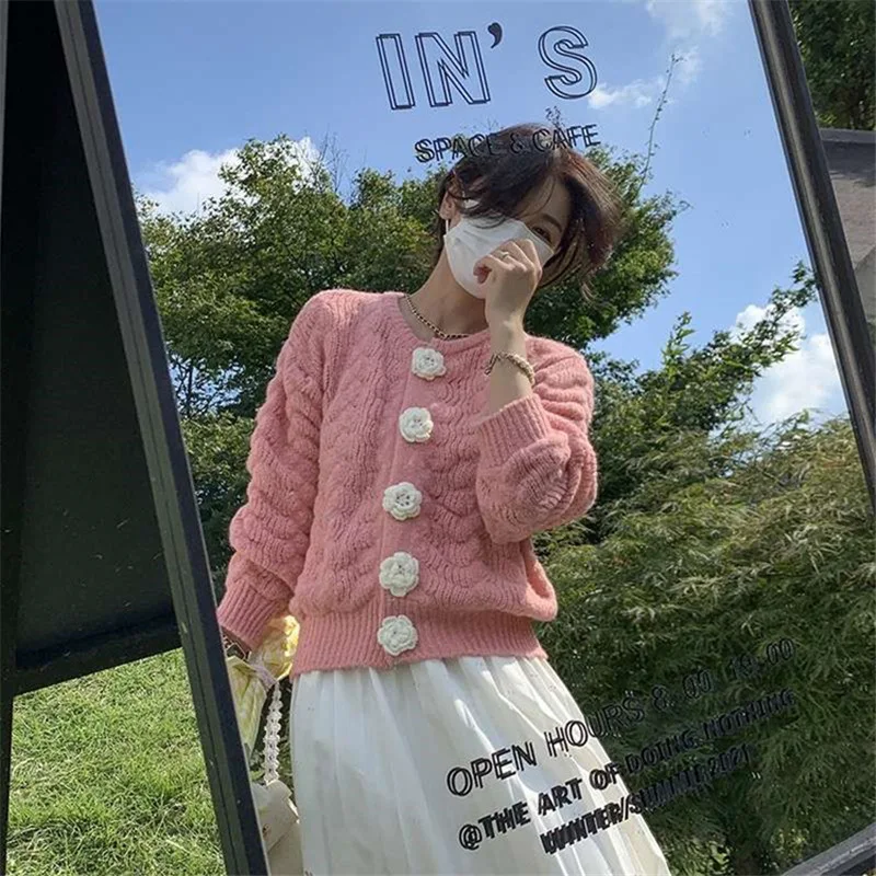 Top corto in maglia girocollo in stile coreano più venduto autunno/inverno 2025 da donna - Dolce cardigan a fiori 3D a maniche lunghe (Bestsell