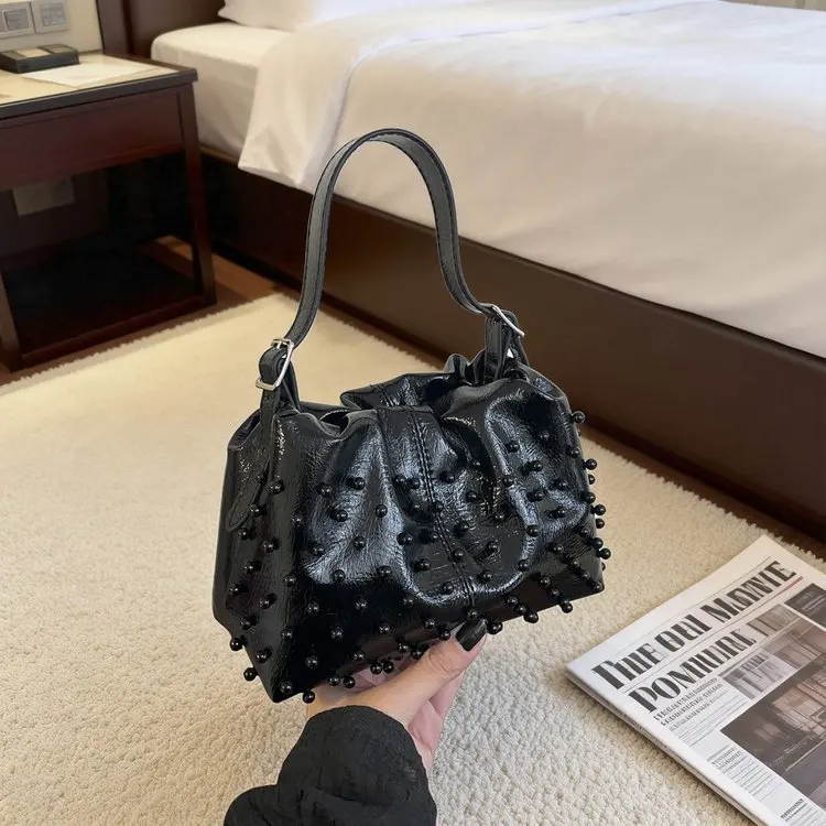 

2026 New Handbag Premium Texture Pearl Cloud Bag Versatile Fairy Niche Lady Style Shoulder Messenger Bag