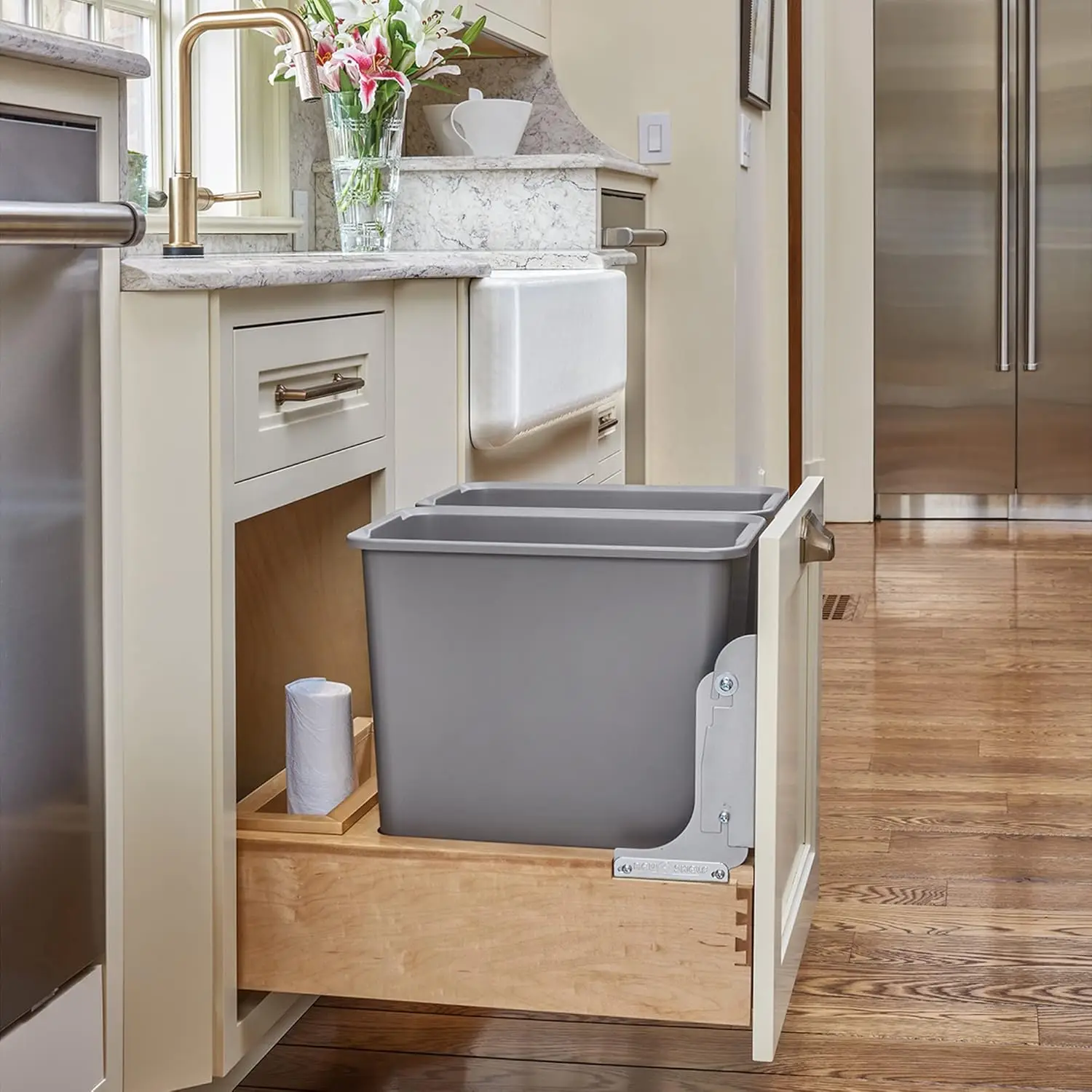 35 Quart Pull Out Under Cabinet Trash Can with Soft Open & Close Slide System, Metallic Silver, Maple Wood Bottom 4WCBM-18DM-2