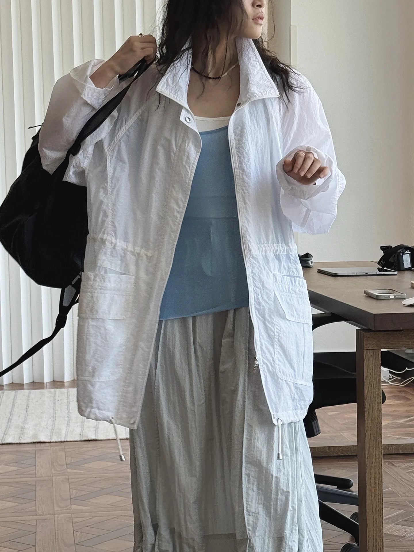 

Весенне-летняя женская повседневная однотонная свободная куртка с воротником-стойкой и длинными рукавами и карманами