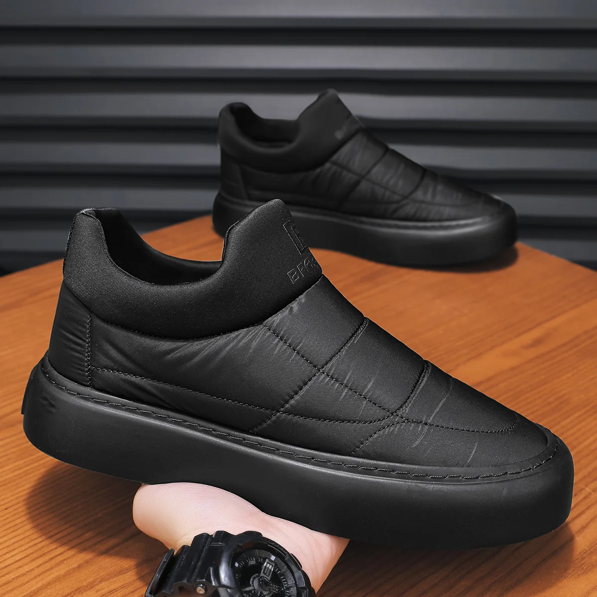 

2025 Новый стиль, цельная повседневная обувь без шнуровки, рабочая обувь, противоскользящая и износостойкая, легкая, черного цвета