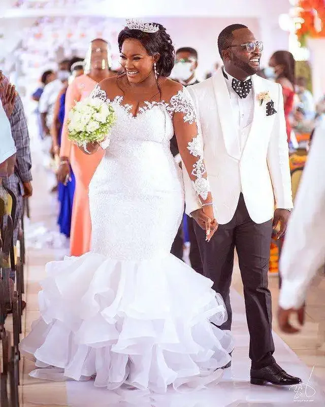 Vestido de novia de novia hecho a medida de manga larga de sirena de encaje nupcial africano personalizado nueva moda 2024