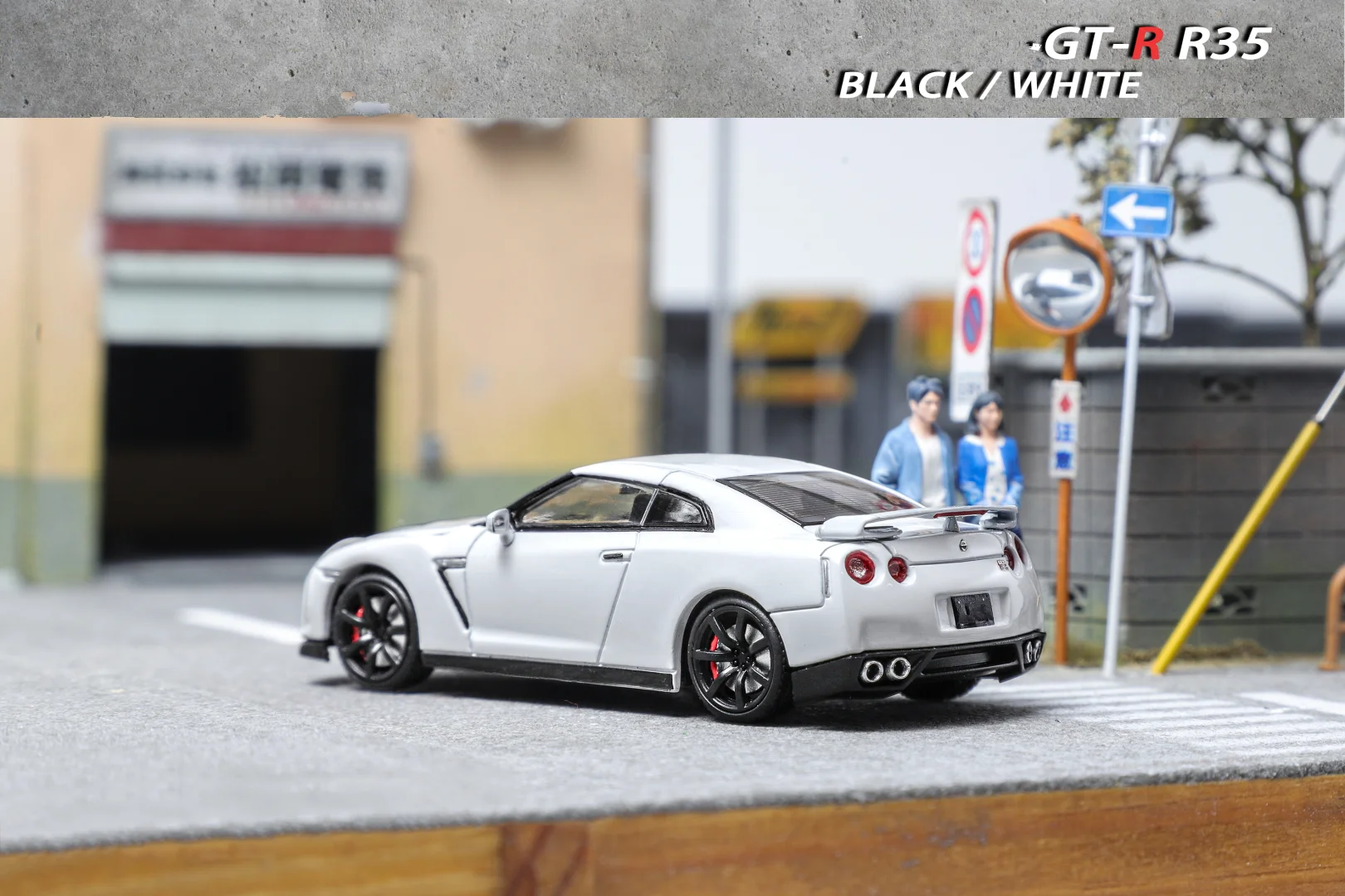 TEMPO MICRO 1:64 GTR R33/R35 Pintura Modelo de carro em liga Modelo de carro Coleção, exibição e presente