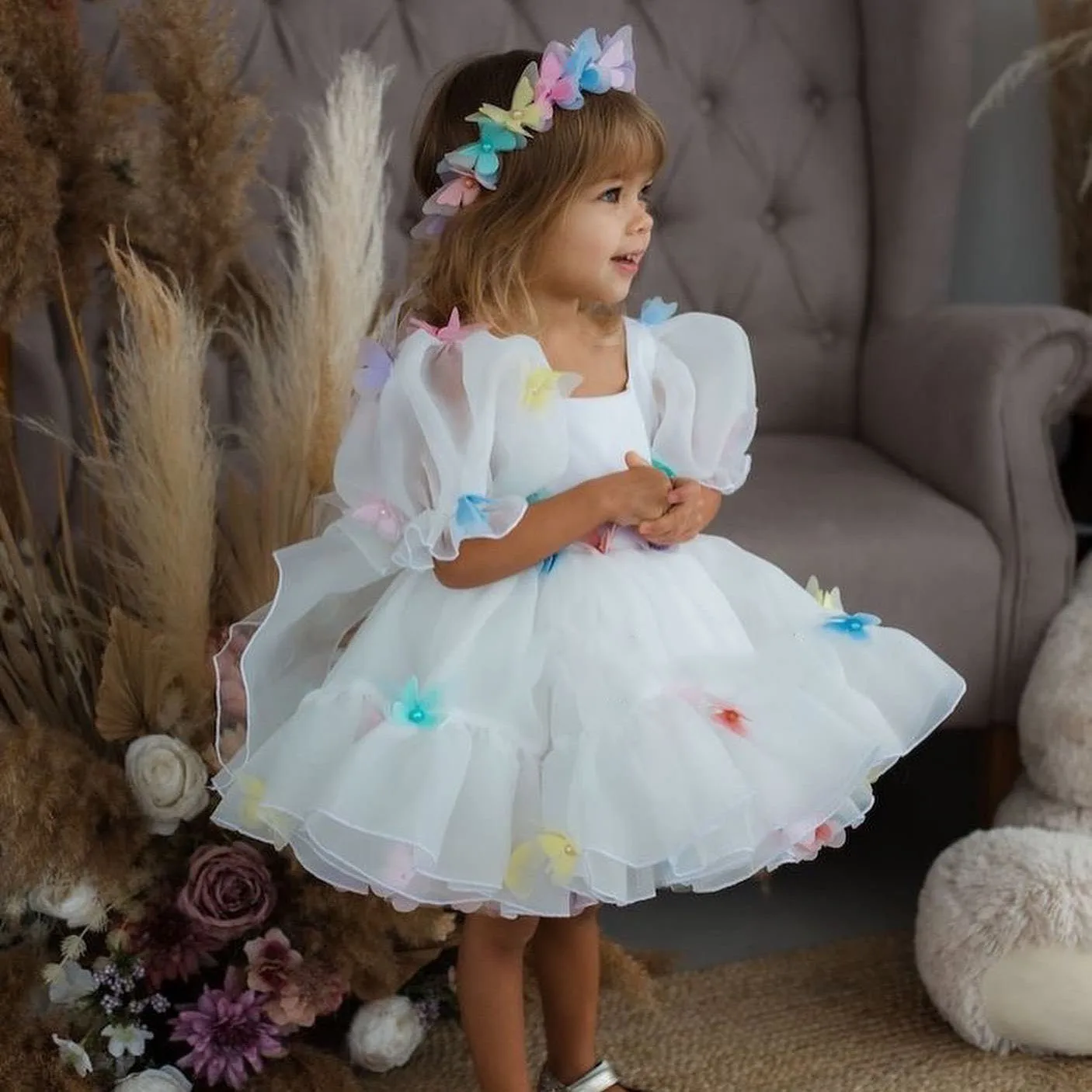 สีสันน่ารักดอกไม้สําหรับงานแต่งงาน 3D ผีเสื้อ Appliques เด็กผู้หญิงวันเกิด Party First Holy Communion Gowns