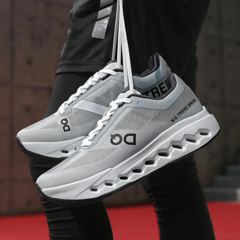 

Fashionable New Soft Large-sized Breathable Lace-up Soft-soled Low-top Shock-absorbing Running Shoes for Teenage Couples